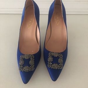 Blue embellished pumps